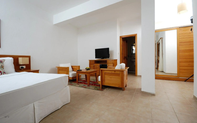 Lycia Hotel