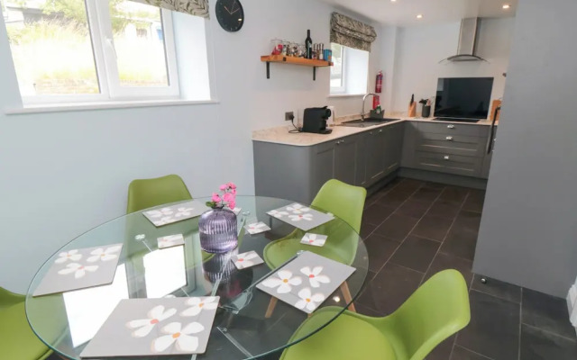 2 Staveley Cottages