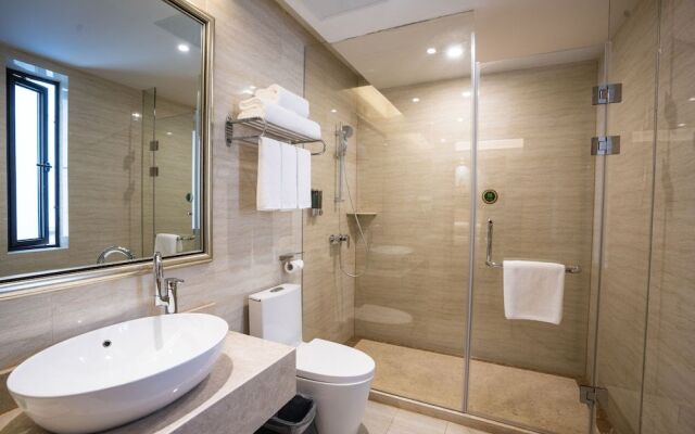 Vienna Hotel Yishan Rd Station Branch