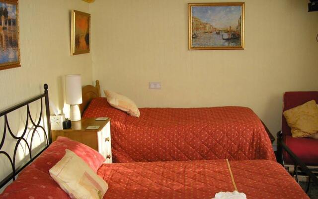 Tudorwood Guest House