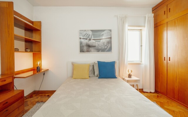 Downtown Classic With Terrace by Vacationy