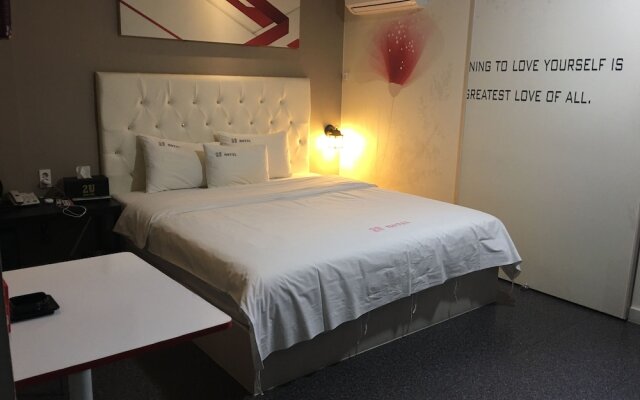 2U Motel