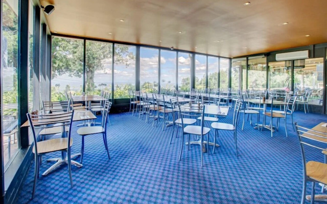 Archibald Hotel