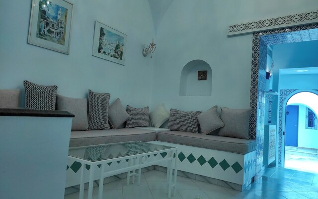 "comfort Shell Near the Beach"