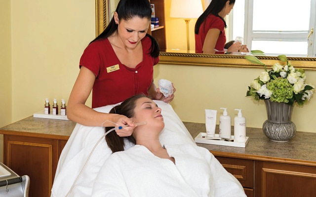 Victor's Residenz - Hotel Schloss Berg