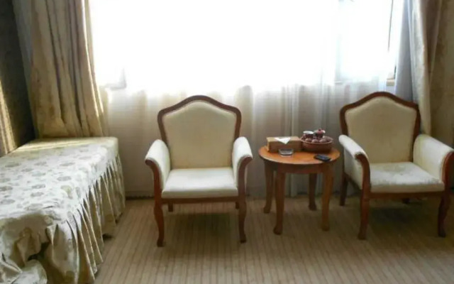 KB-Crown Hotel
