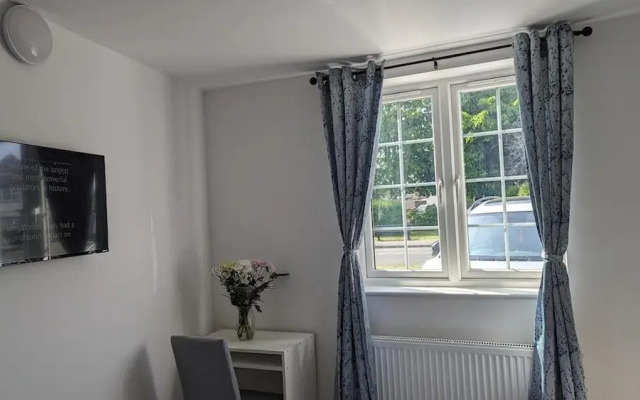 Tranquil Studio Retreat With Free Parking