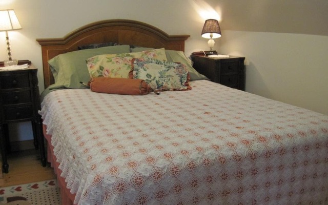 Maple House Bed & Breakfast