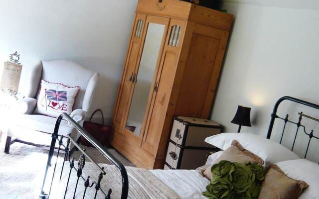 Fuchsia Bank Cottage