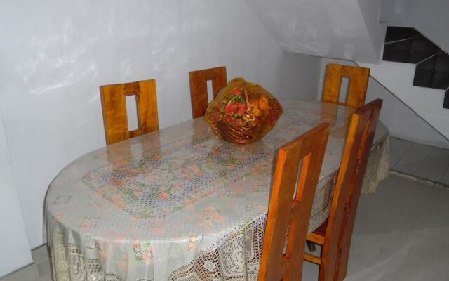 Mango House