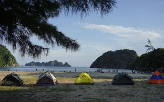 Cat Ba Emerald Beach