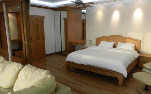 Apartments Friendly View Talay 5C