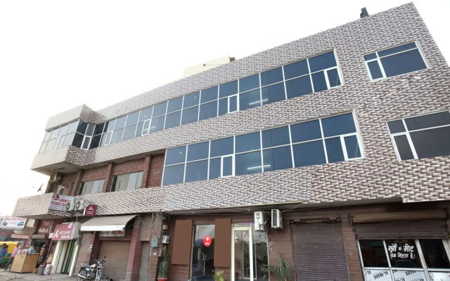 OYO 10261 Hotel Sunrise