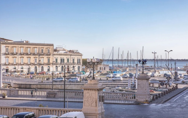 Darsena Sunset Apartment II by Wonderful Italy