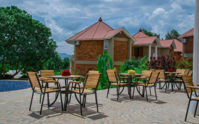 Masailand Safari & Lodge