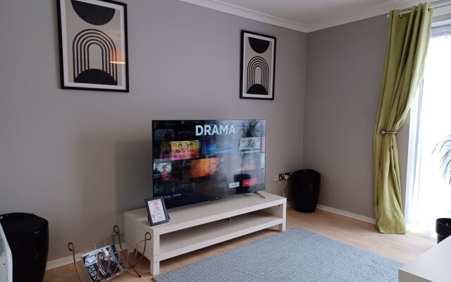 MALTING-GREEN DOOR-One Bedroom Apartment