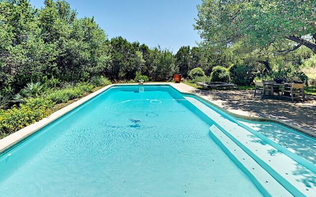 Open-Concept Cabin - 1 Br cabin by RedAwning