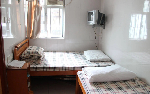 Pay-Less Guesthouse (7/F A9)