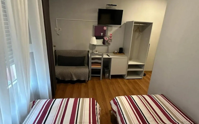 Yasha Hotel