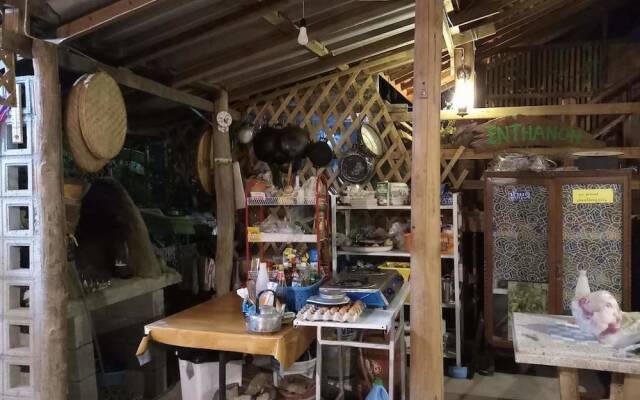Inthanon Hostel - Adults Only