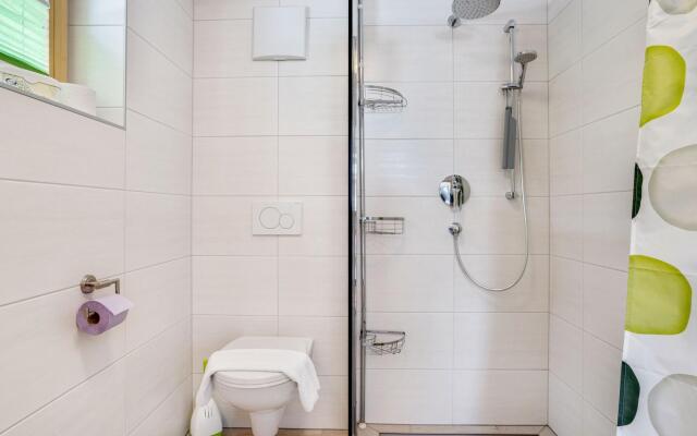 Valley-view Holiday Home in Niedernsill With Garden