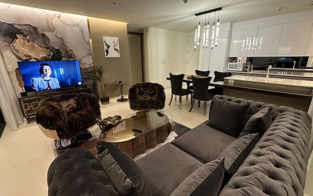 Mullet Bay Suites: Your Luxury Stay Awaits