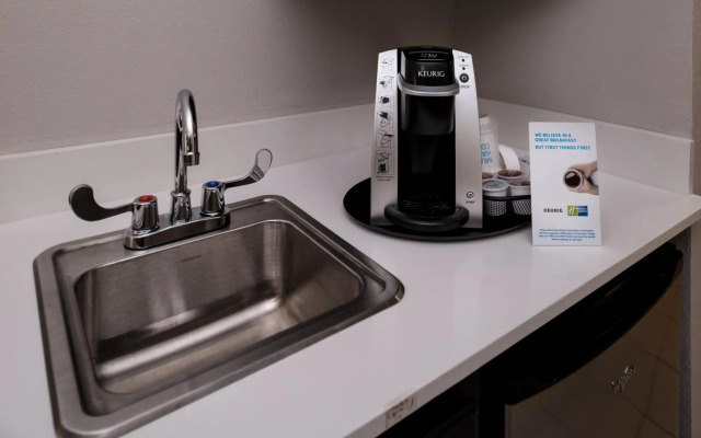 Holiday Inn Express & Suites Bucyrus by IHG