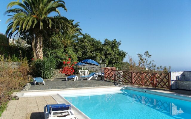 Corral Casita Blanca by Isla Bonita