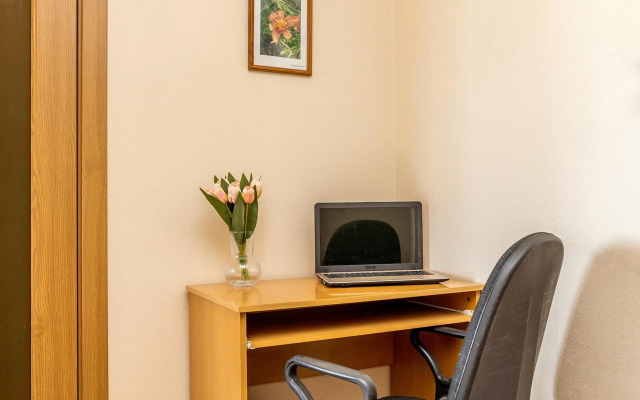 HomeHotel (HomeHotel) 49 Karl Marx Street