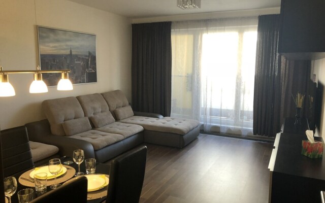 DeLuxe Apartments