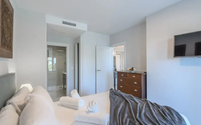 Apartment Right Next to Beach