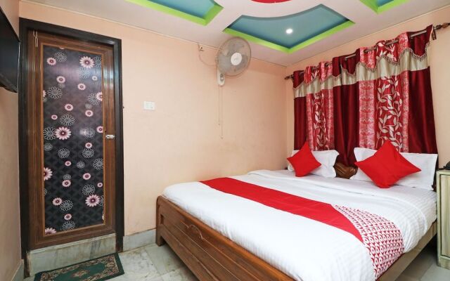 OYO 16627 Xpress Inn