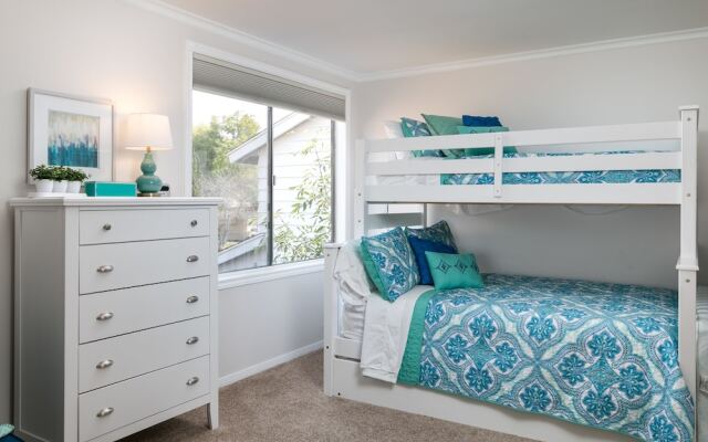 Agoura Hills  W/landscaped Yard 3 Bedroom Home