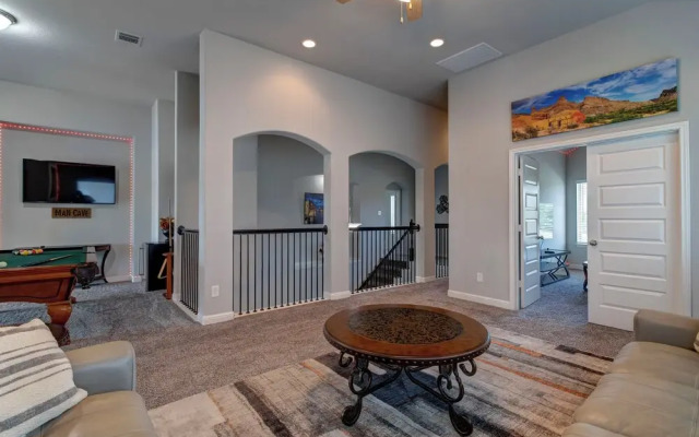 Lakeview Mansion A Chic Estate