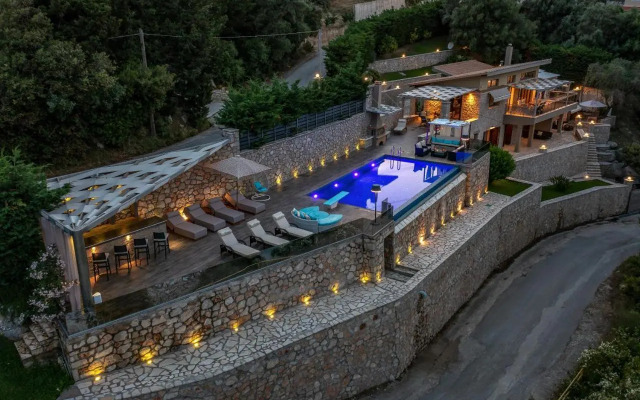 Villa Kastro - Luxury Hospitality