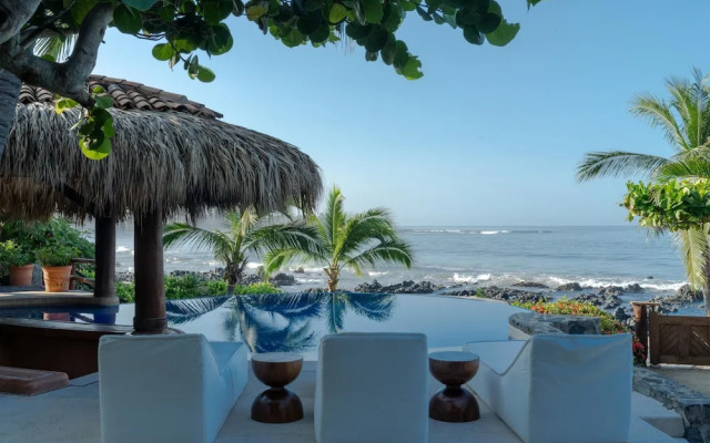 Casa Manzanillo Boutique Hotel