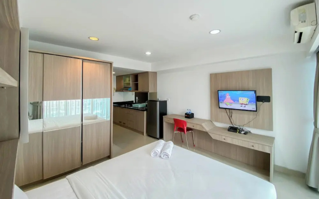 Homey And Nice Studio Tamansari The Hive Apartment