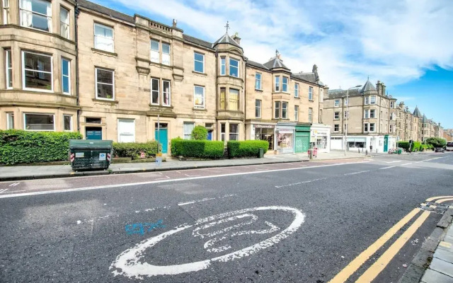 Lovely and Spacious 2BR Home on Comiston Road