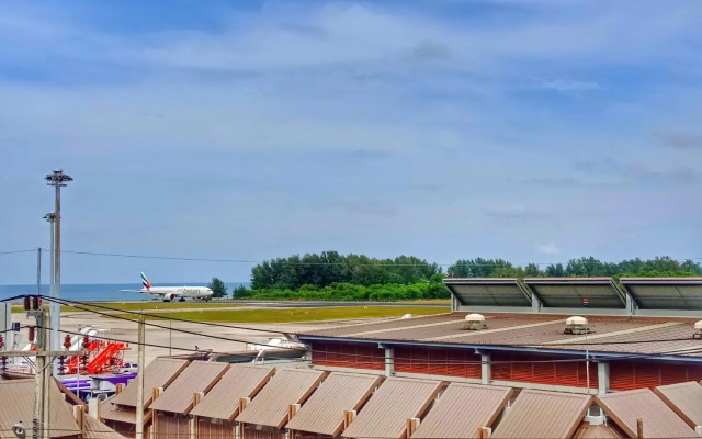 Louis' Runway View Hotel