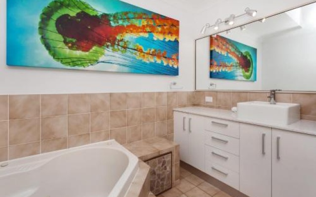 Byron Bay Accom Unit 9 9 Massinger Street, Byron Bay - Calinda Sol – Bathroom – Byron Bay