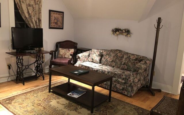 Alpine Haus Bed & Breakfast Inn