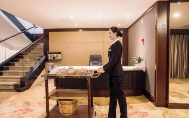 Shenlong New World Hotel