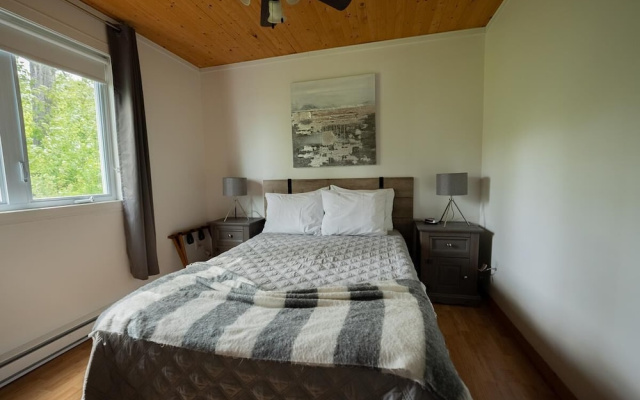  Chalets et Gîte au bord au bord du Lac Kénogami