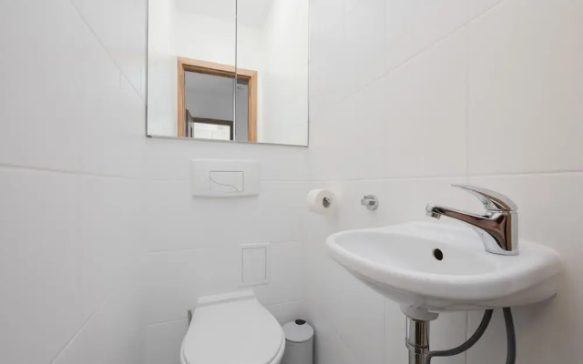 Miodowa Apartment in Warsaw by Renters