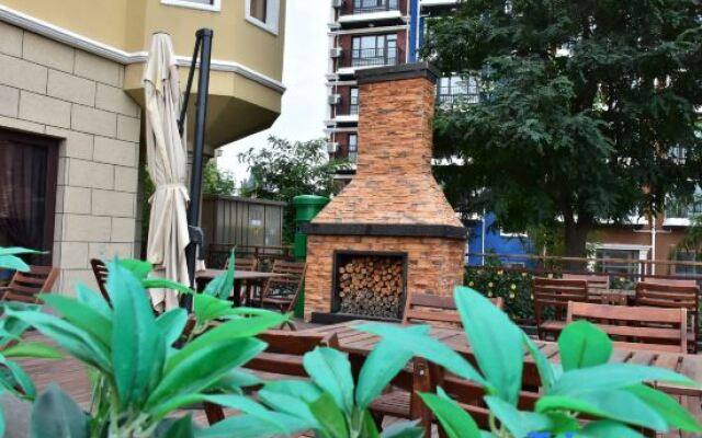 Baodi  Spring  Town