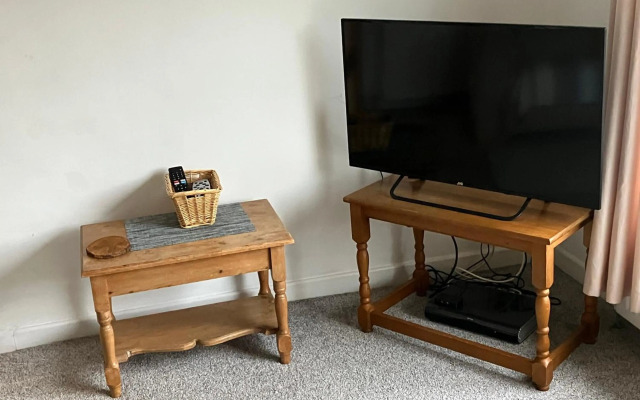 Entire house near beaches, footpaths and shops