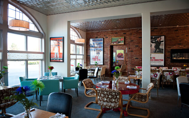 Retro Suites Hotel
