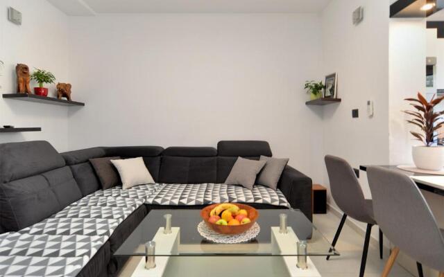 Apartment Maja 1843