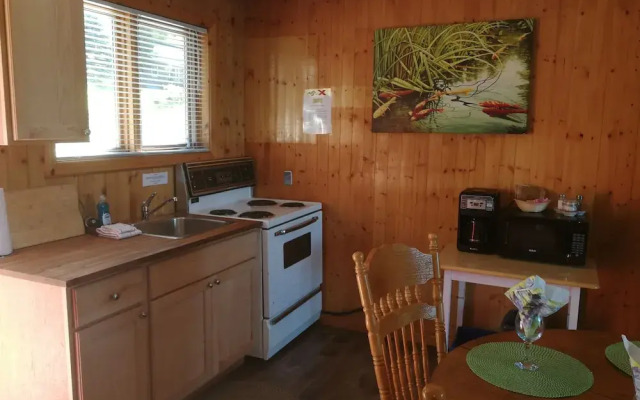 Knotty Pine Cottages