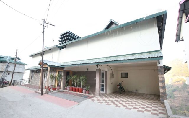 OYO 12185 Home Wayside Villa 3BHK Apartment Kasauli